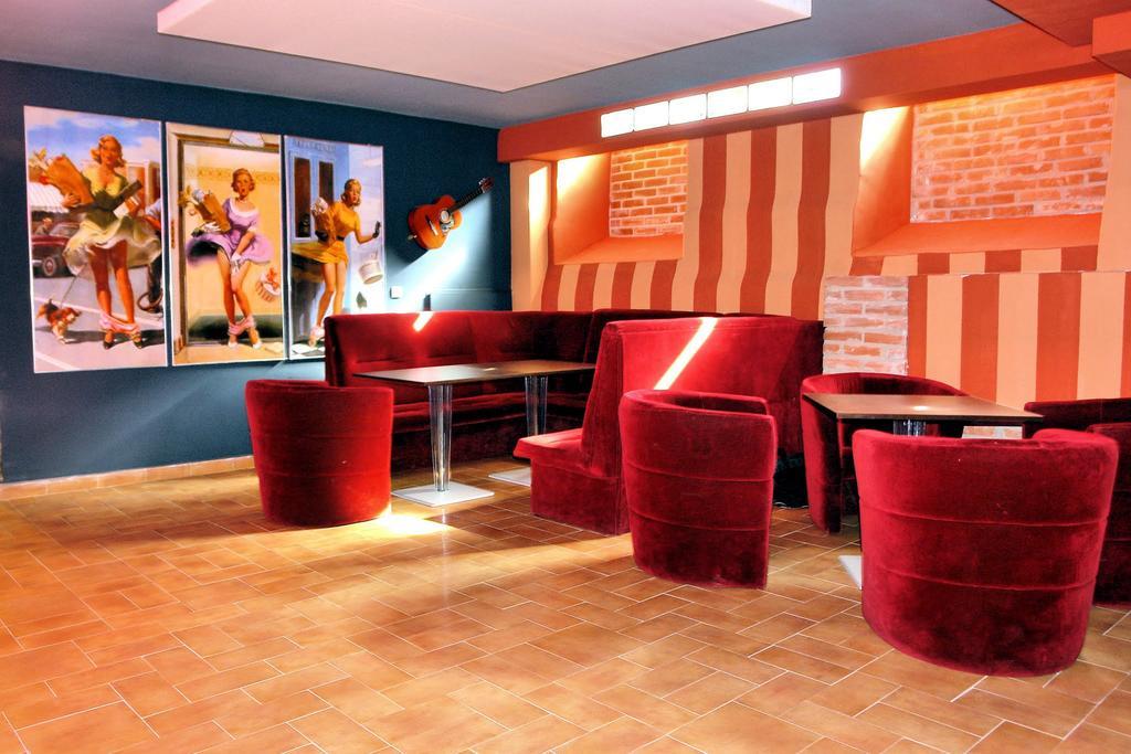 Komoda Club Residence Kaliszki Exteriör bild